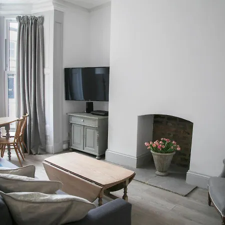 דירה Oswald House Deluxe 2 Bedroom *