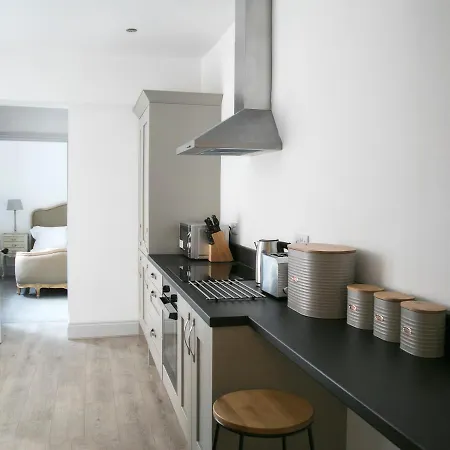 דירה Oswald House Deluxe 2 Bedroom *